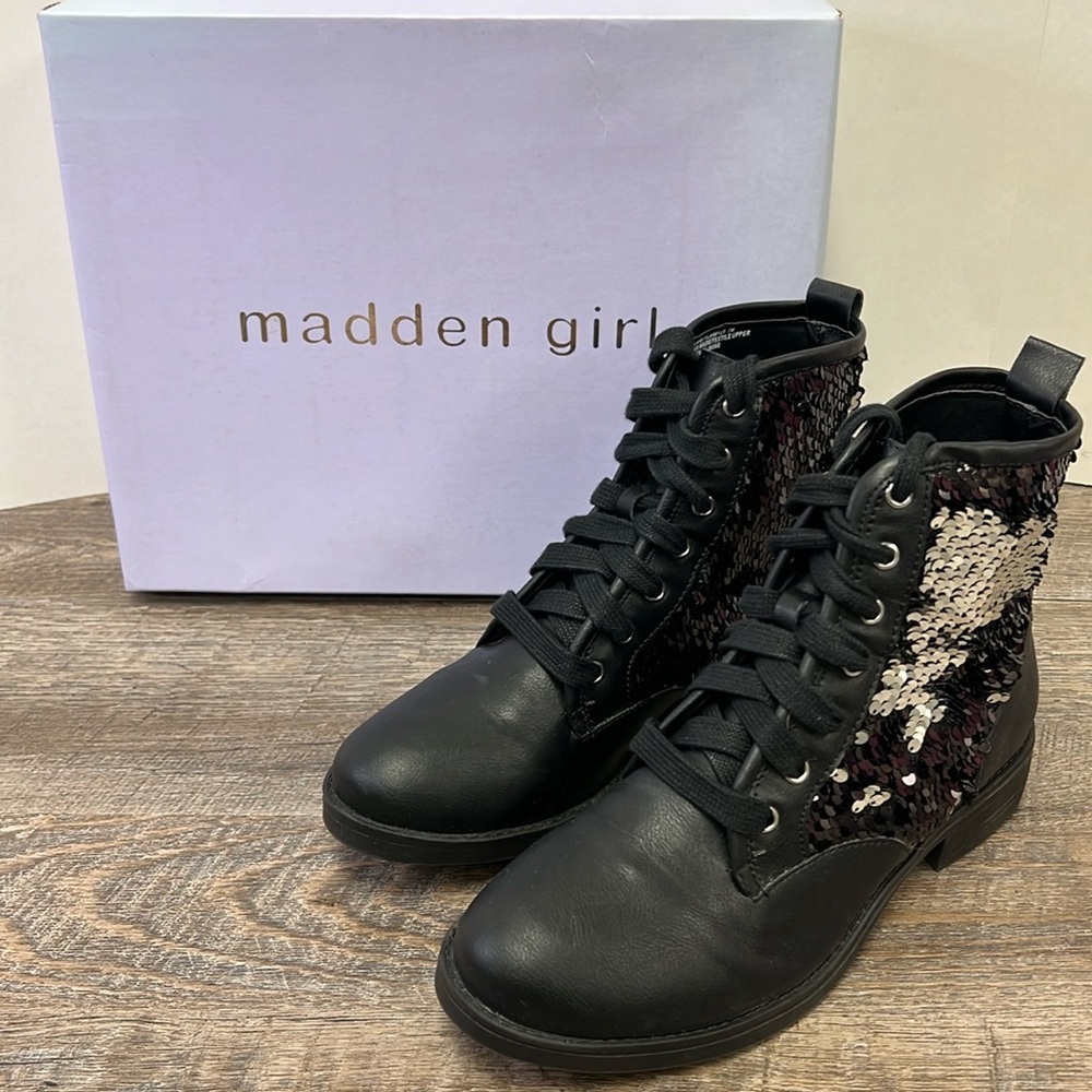 Madden Girl FLARE Black Sequined Combat Ankle Boots Size 7